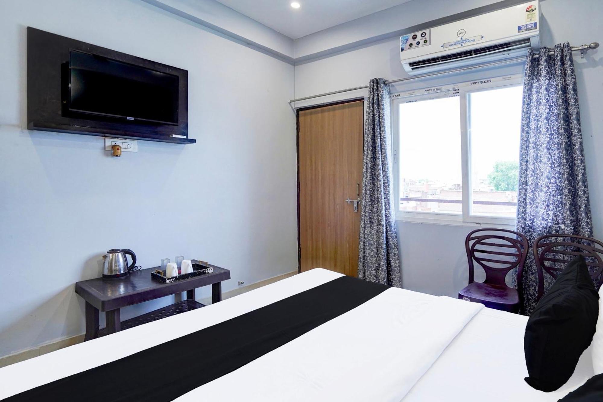 Super Hotel O Blw Kakarmatta Near Banaras Junction พาราณสี ภายนอก รูปภาพ