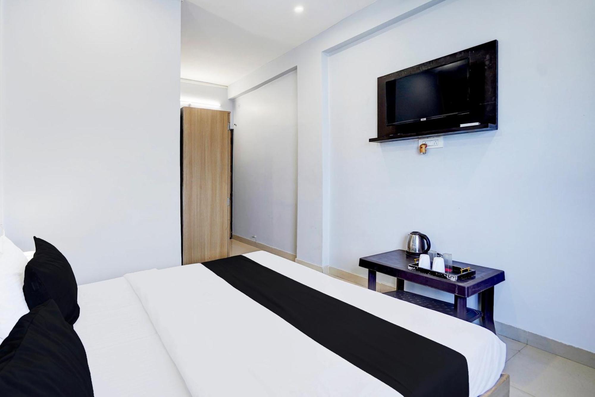 Super Hotel O Blw Kakarmatta Near Banaras Junction พาราณสี ภายนอก รูปภาพ